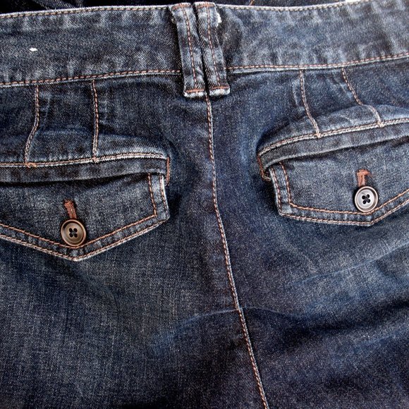 Ann Taylor Loft - Flare Leg Dark Wash Sz 6 - Picture 5 of 5